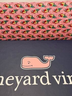 Vineyard Vines parrot Tie NWT